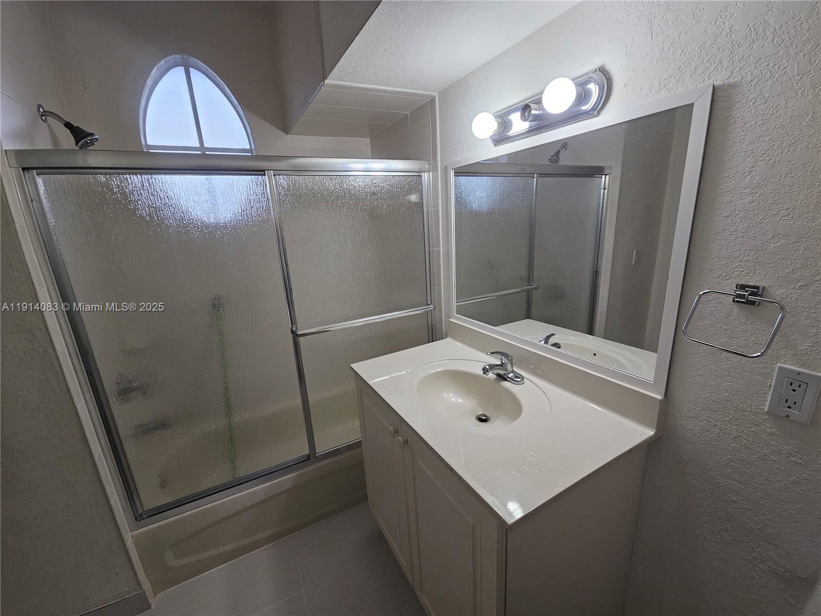 DORAL ISLES NORTH SEC TWO - Residential Lease