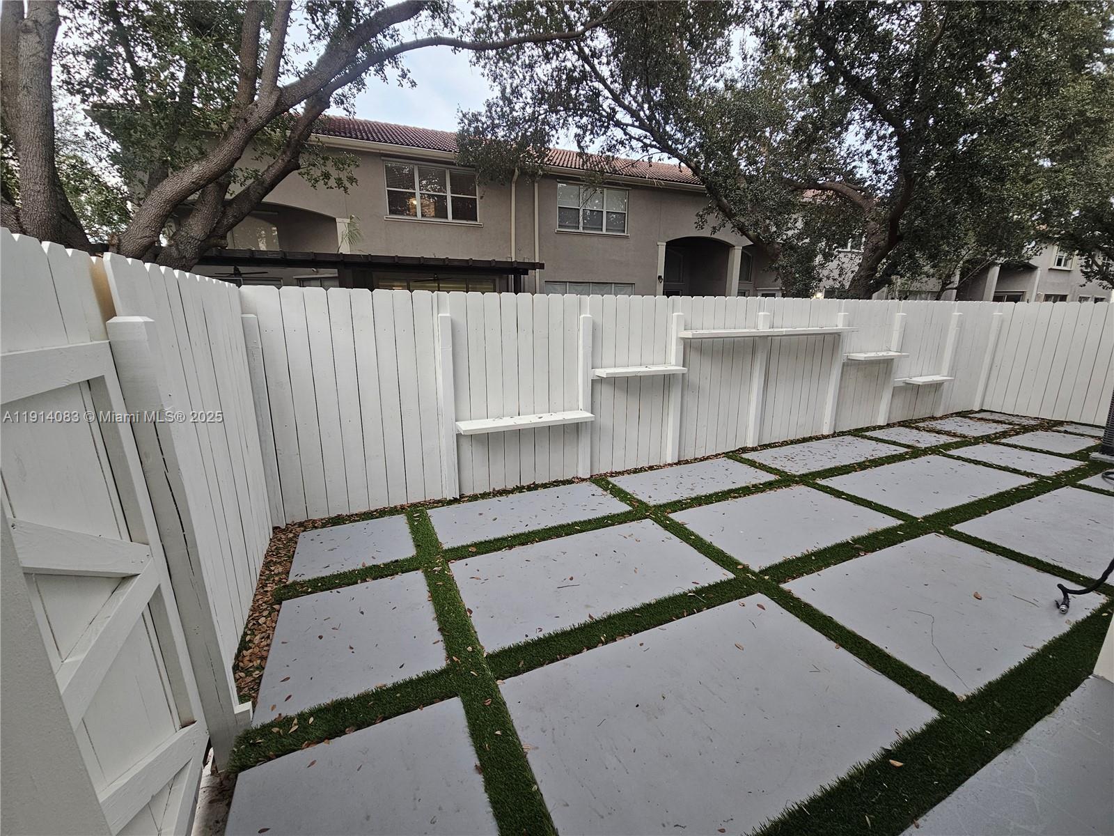 DORAL ISLES NORTH SEC TWO - Residential Lease