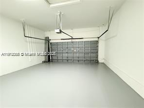 PRESIDENTIAL ESTATES SUB - Residential Lease