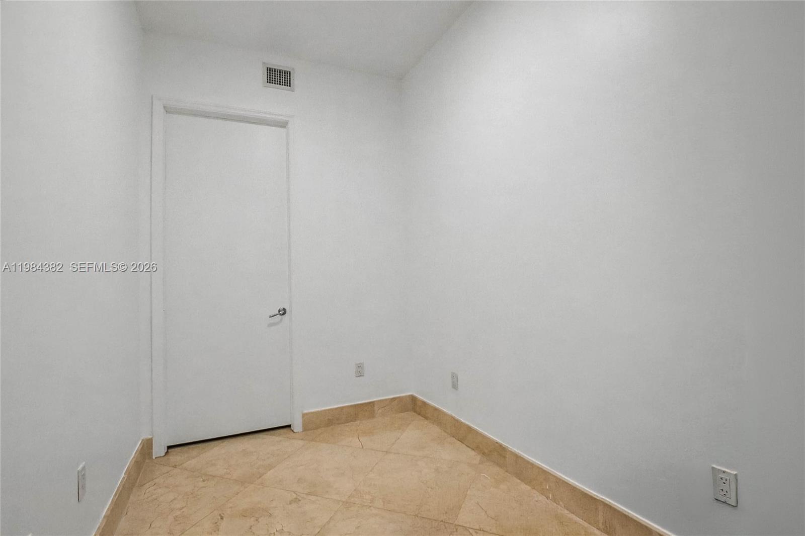 RESIDENCES - THE BATH CLUB - Residential