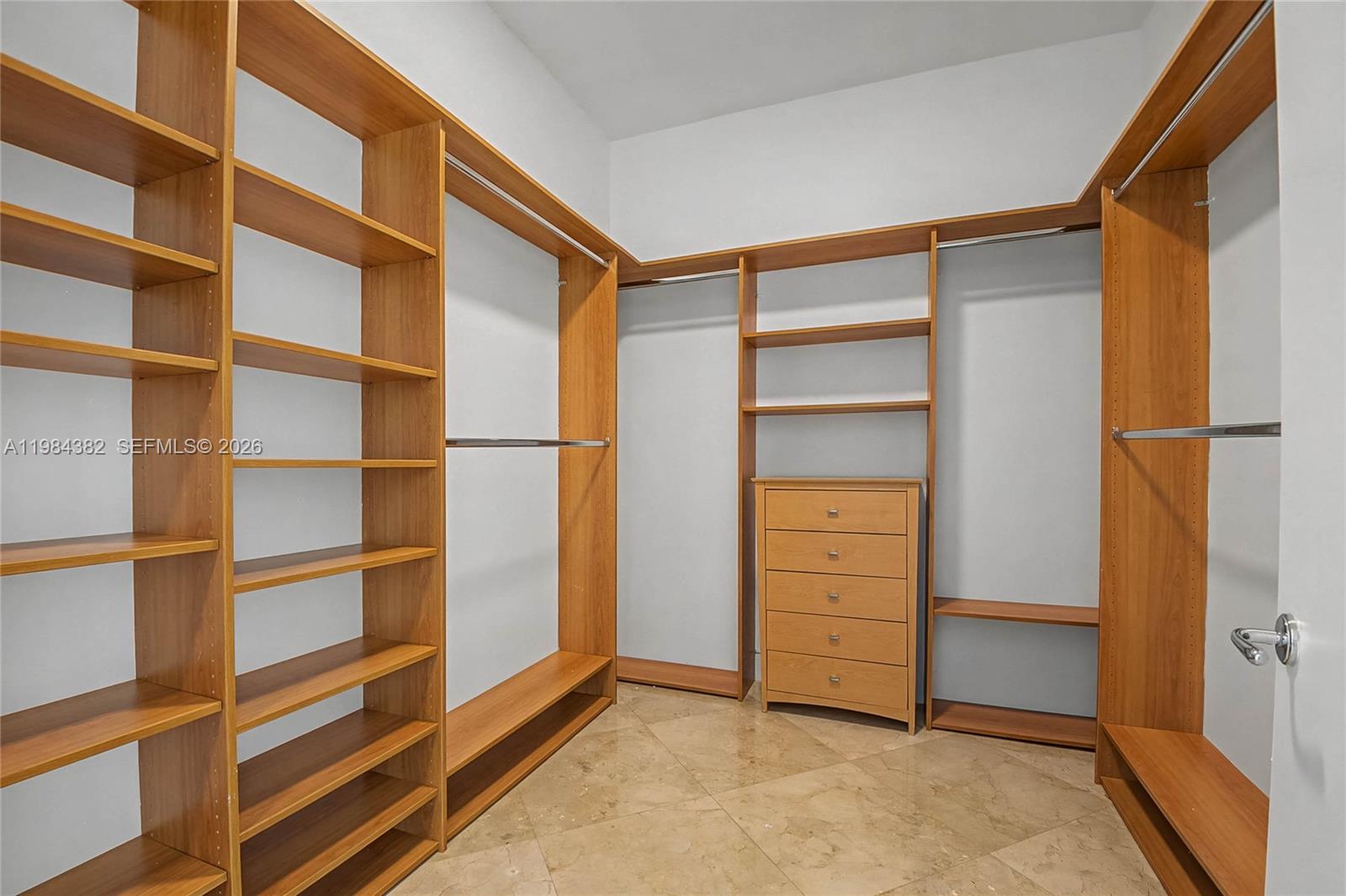 RESIDENCES - THE BATH CLUB - Residential