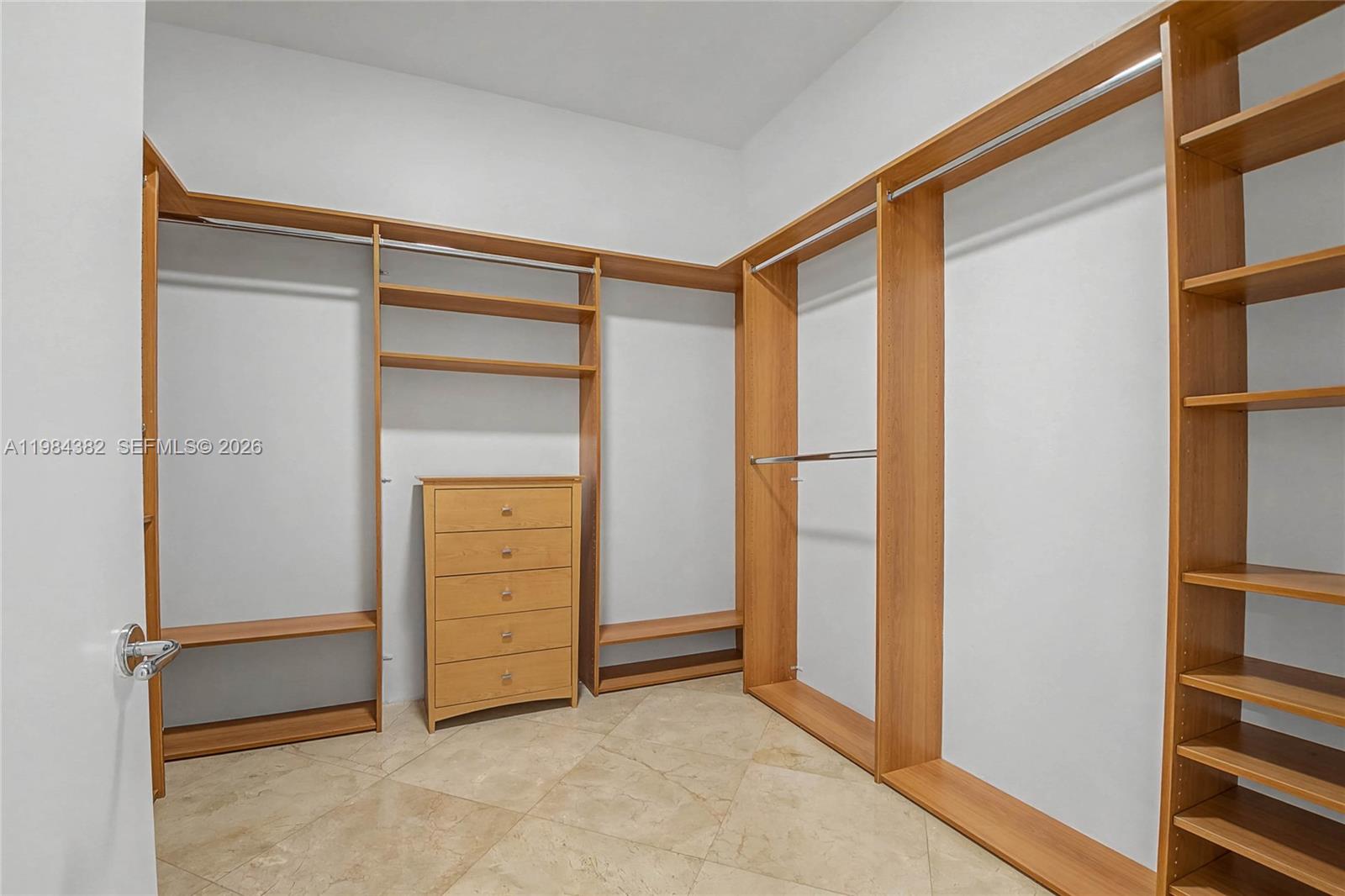 RESIDENCES - THE BATH CLUB - Residential