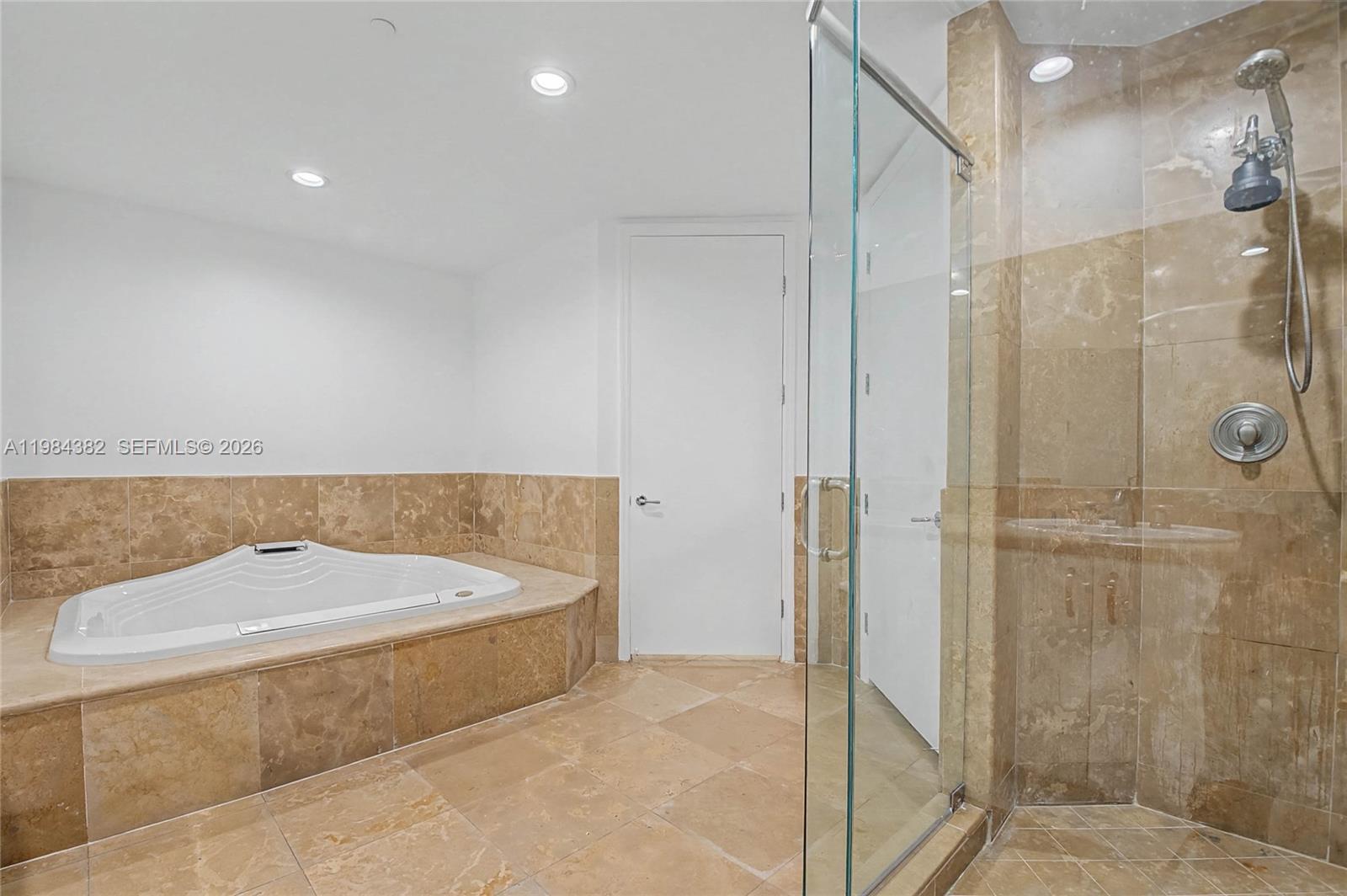 RESIDENCES - THE BATH CLUB - Residential