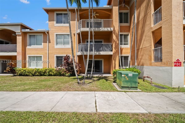 6968 SW 39TH ST APT F104, DAVIE, FL 33314 - Image 49a2fa95a7efeb8b81e07592fa49ed22/3974484380
