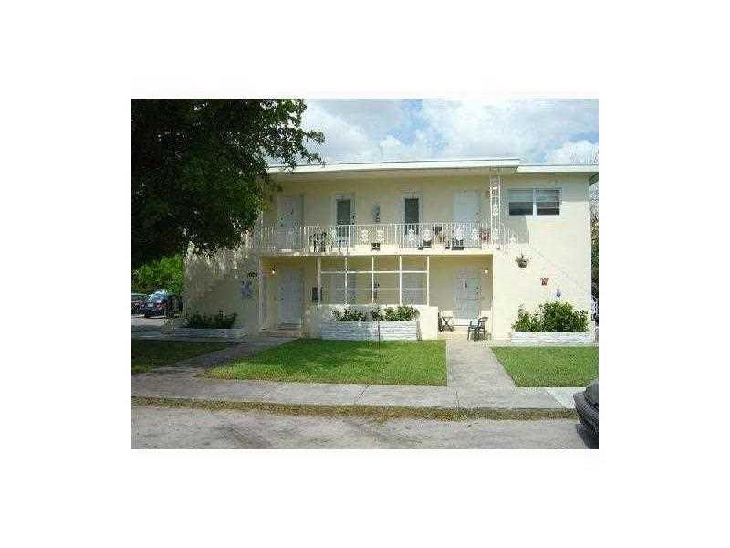 2 BEDROOM/1 BTH ON 2ND FLR IN 4-PLEX BLDG IN LITTLE GABLES. WALKING DISTANCE TO MIRACLE MILE. CLOSE TO PUBLIX, RESTAURANTS, SHOPS AND 5-10 MINS FROM UM. UNIT HAS HARDWOOD FLOORS, FREE USE OF LAUNDRY FACILITIES. WALL AC'S IN EACH ROOM. RENT INCLUDES WATER. AVAIL 11/1/15. TENANT OCCUPIED. 24 HR NOTICE TO SHOW. TEXT LA FOR SHOWINGS.