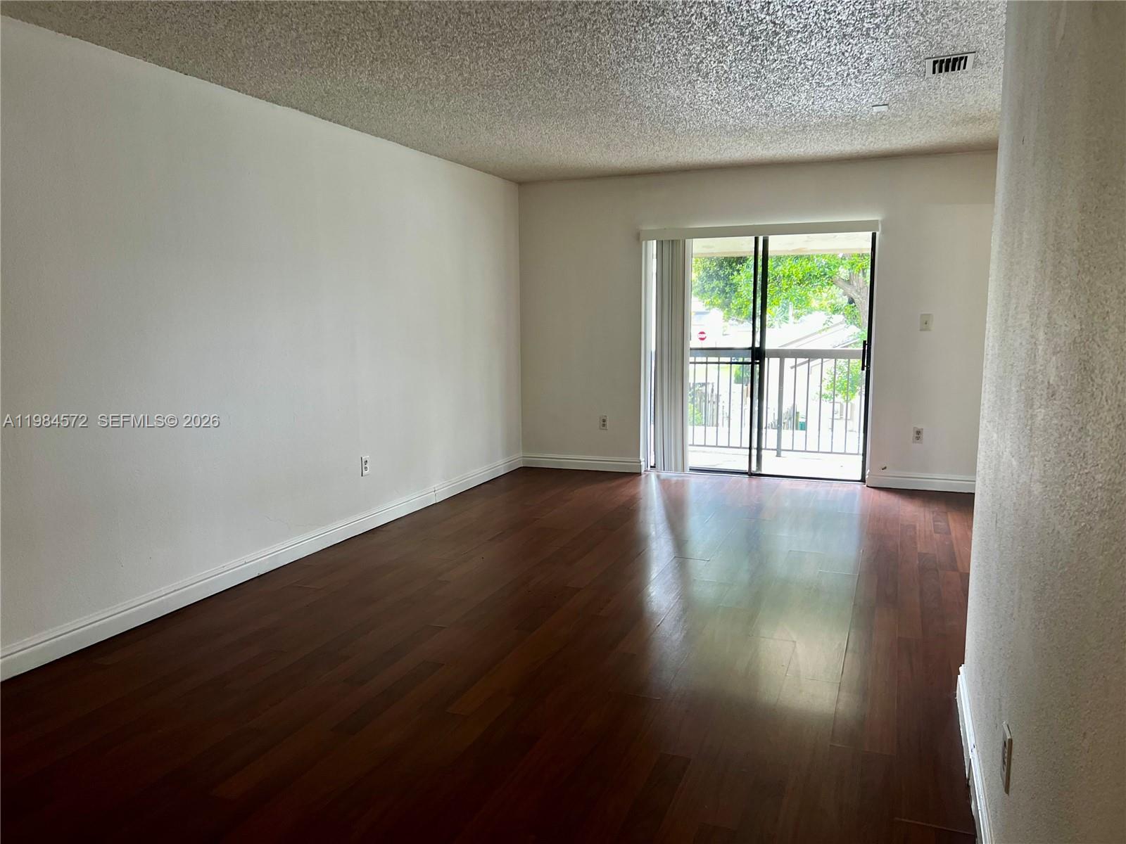 SHAKER WOODS VILLAGE - Residential Lease