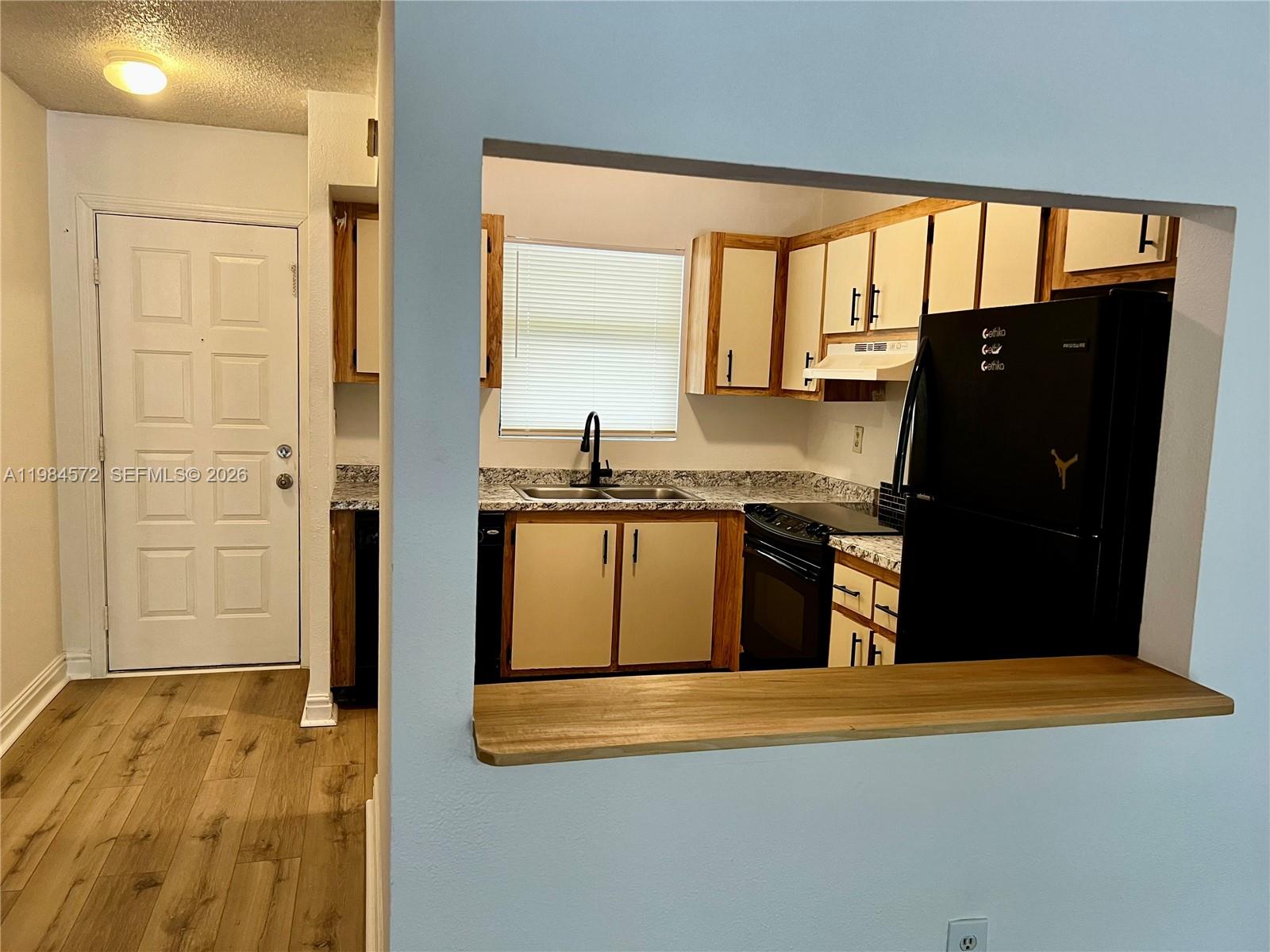 SHAKER WOODS VILLAGE - Residential Lease