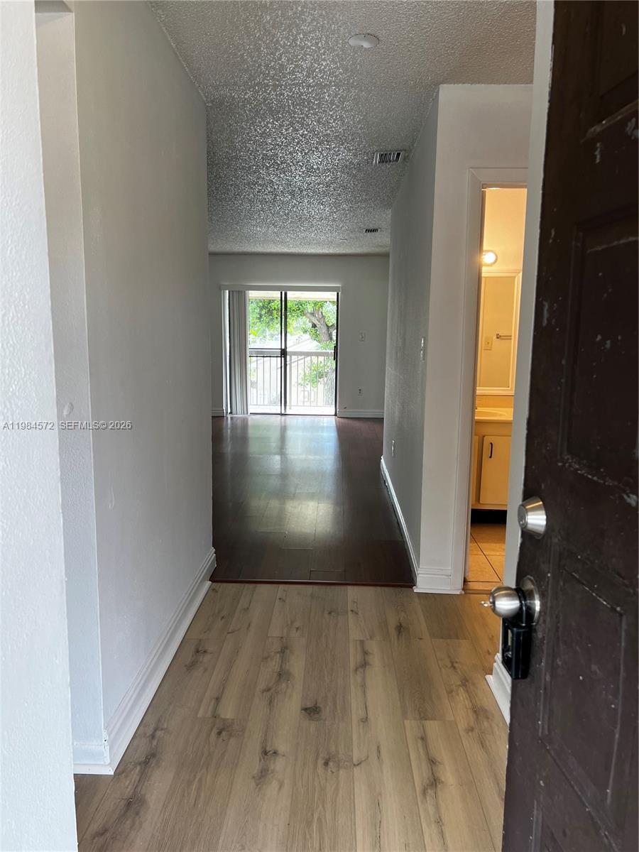 SHAKER WOODS VILLAGE - Residential Lease