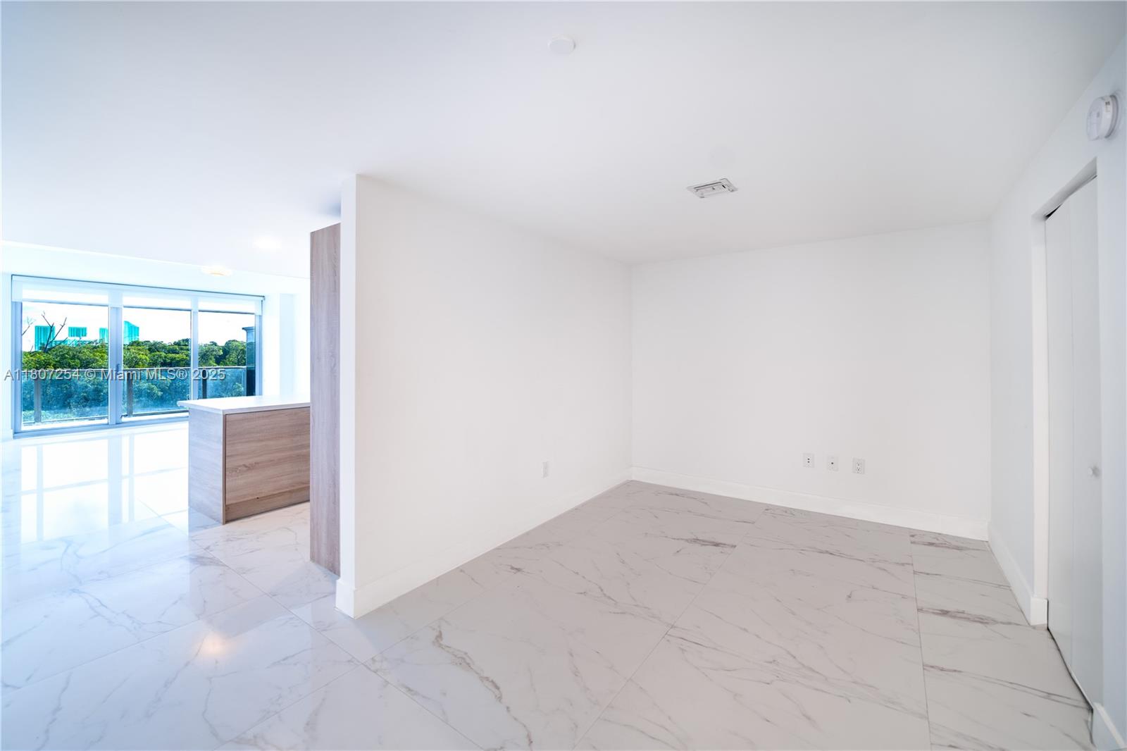 16385 Biscayne Blvd 417