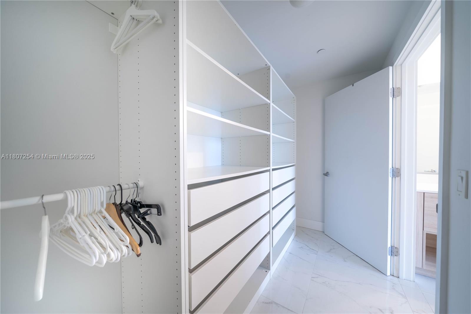 THE HARBOUR SOUTH CONDO - Residential