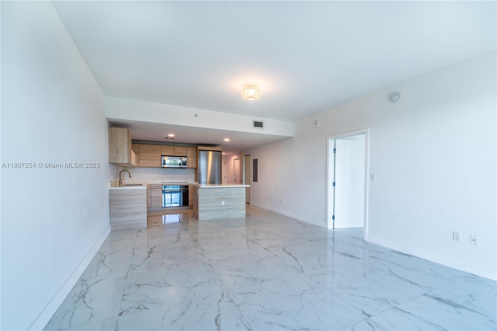 THE HARBOUR SOUTH CONDO - Residential