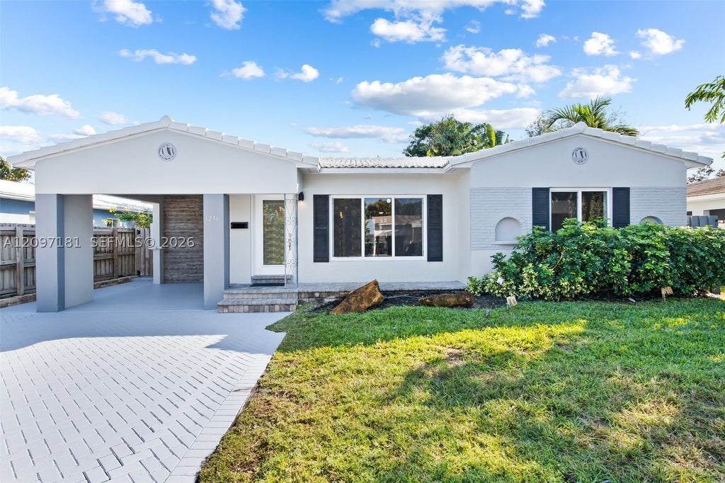 Photo of 1236 N Victoria Park Rd #0, Fort Lauderdale, FL 33304 (MLS # A12097181)