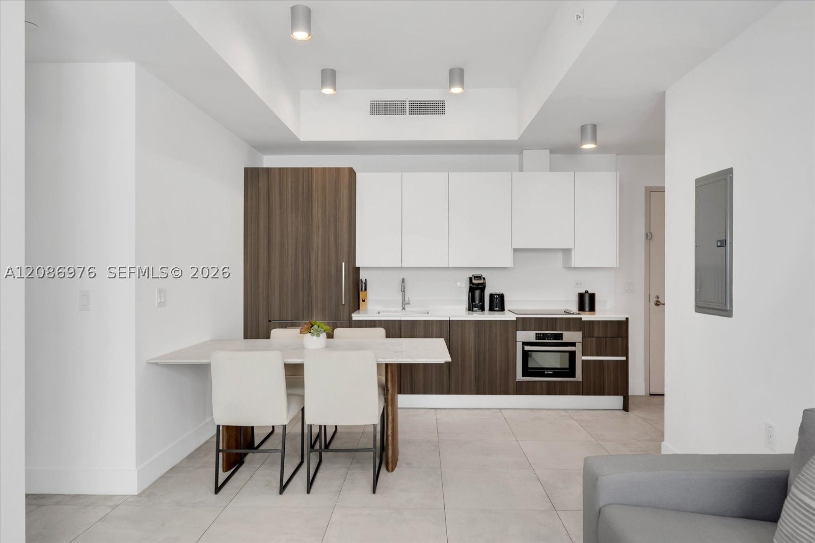 239 SW 9th St