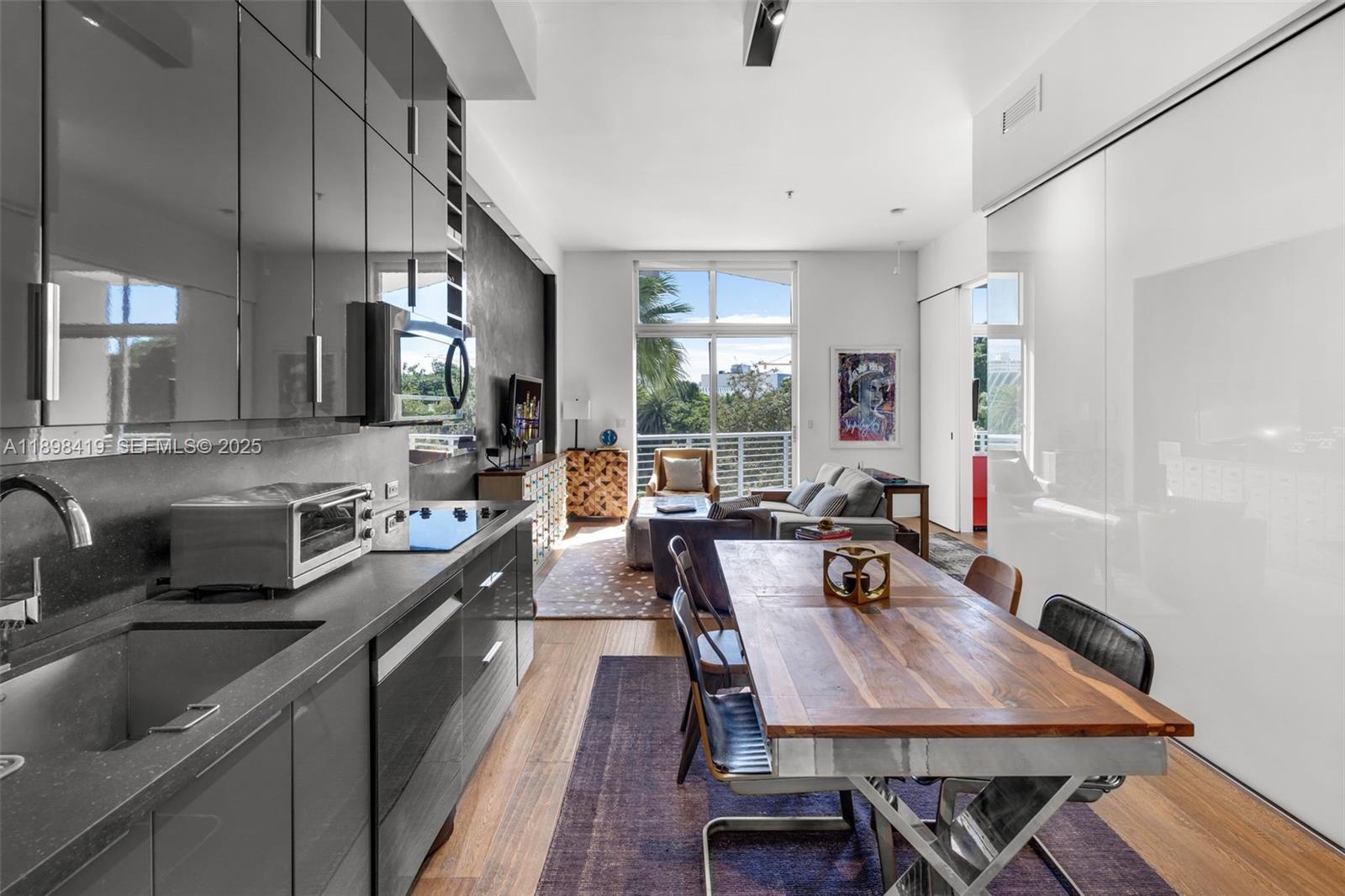 THE MERIDIAN CONDO - Residential