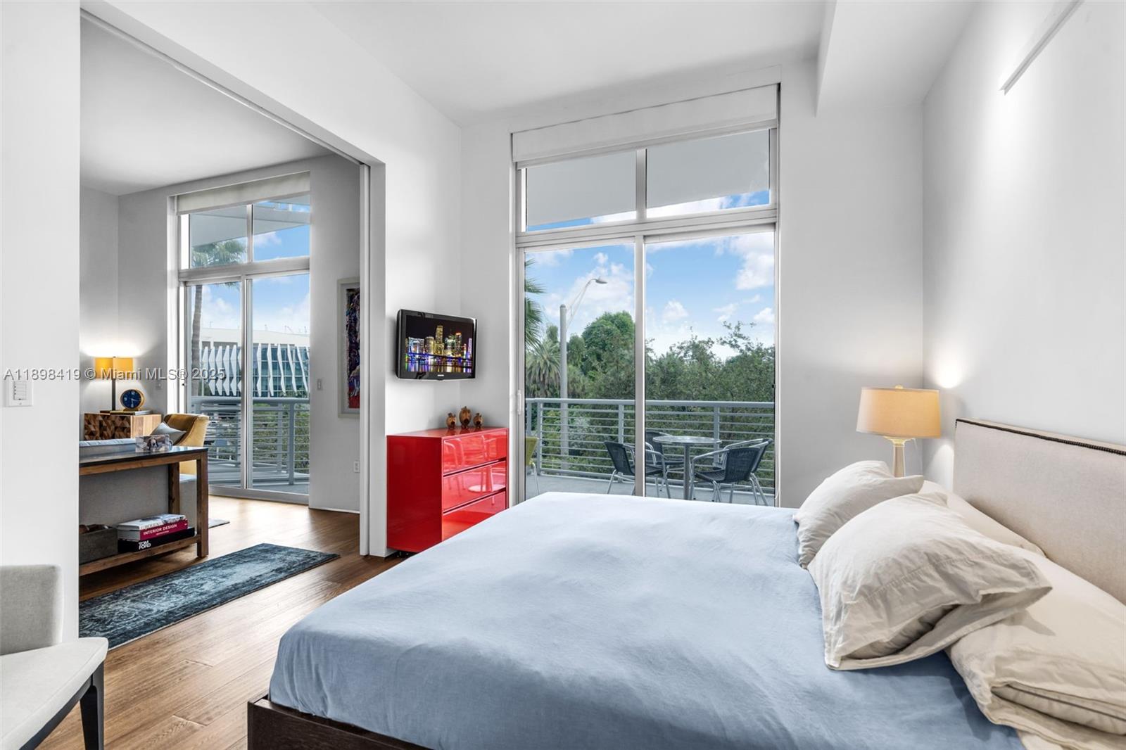 THE MERIDIAN CONDO - Residential