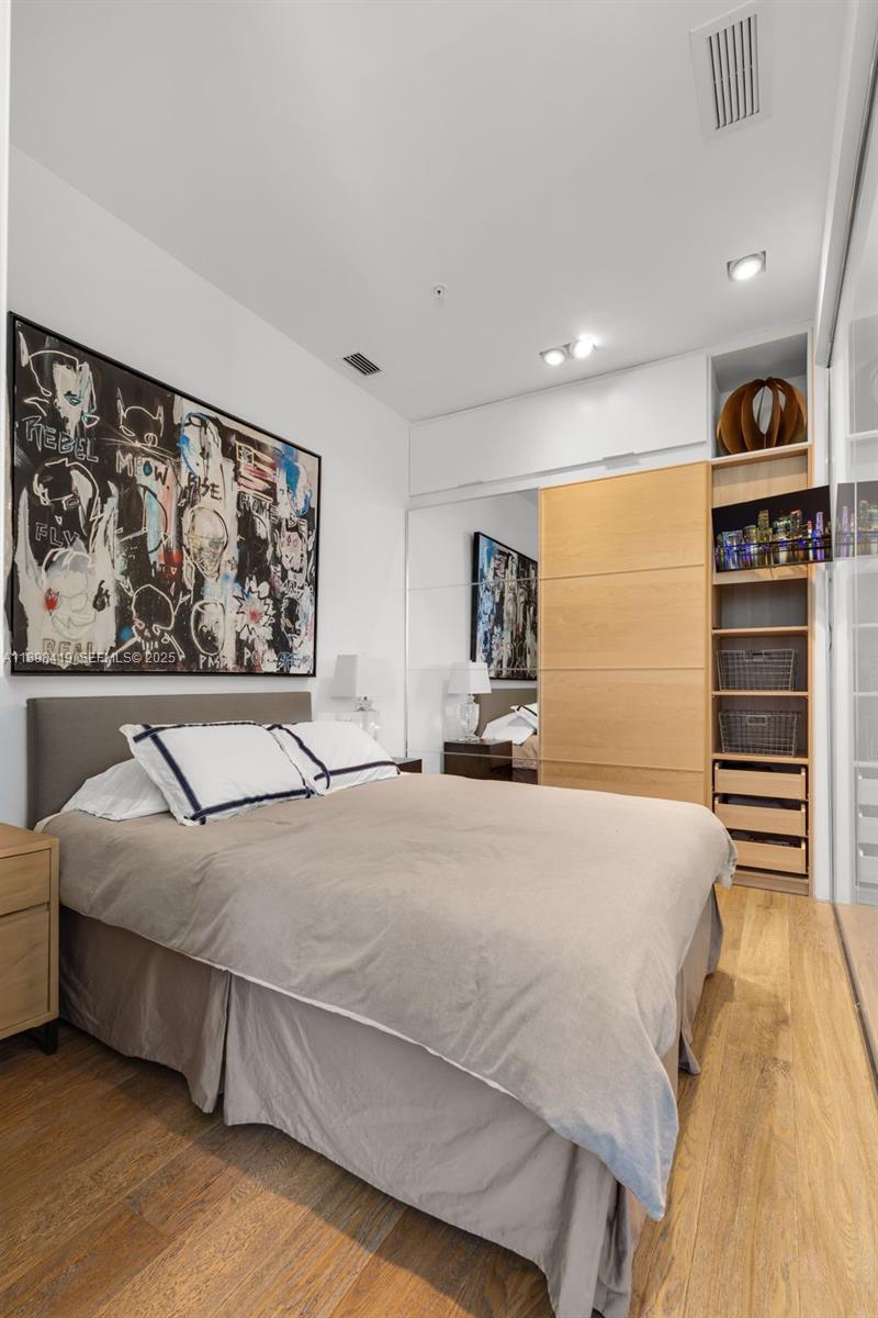 THE MERIDIAN CONDO - Residential