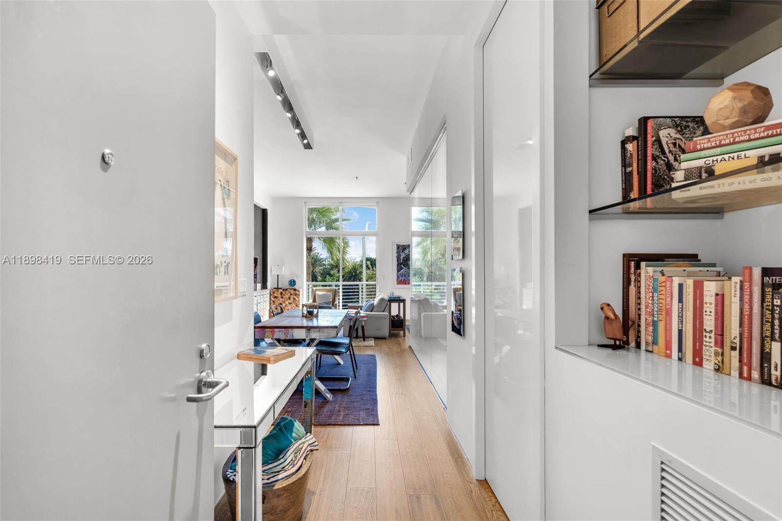 2001 Meridian Ave 404