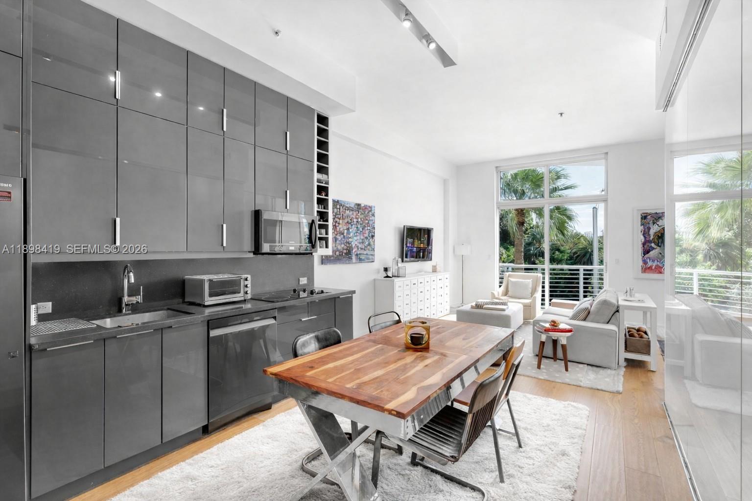 THE MERIDIAN CONDO - Residential