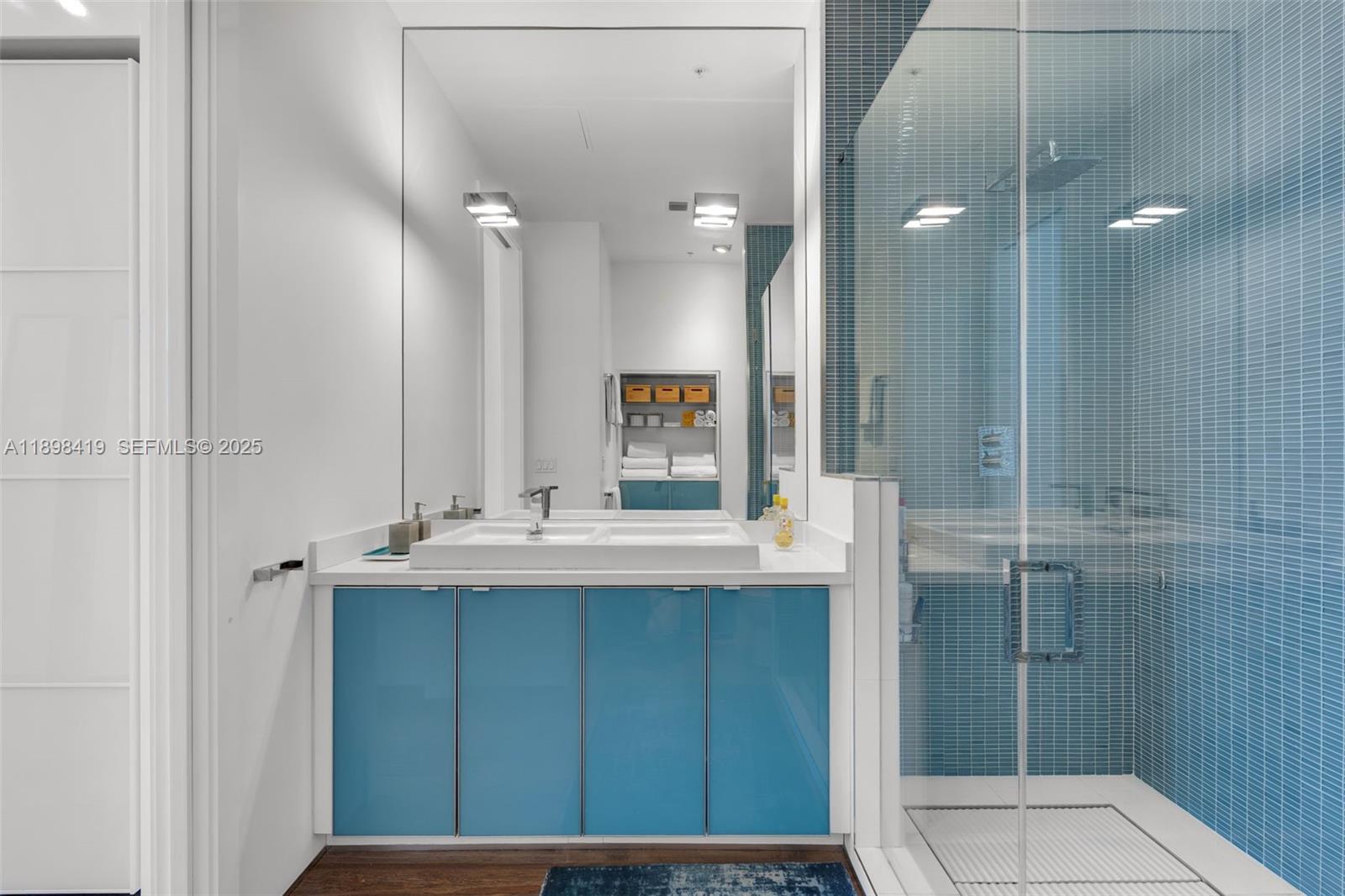 THE MERIDIAN CONDO - Residential