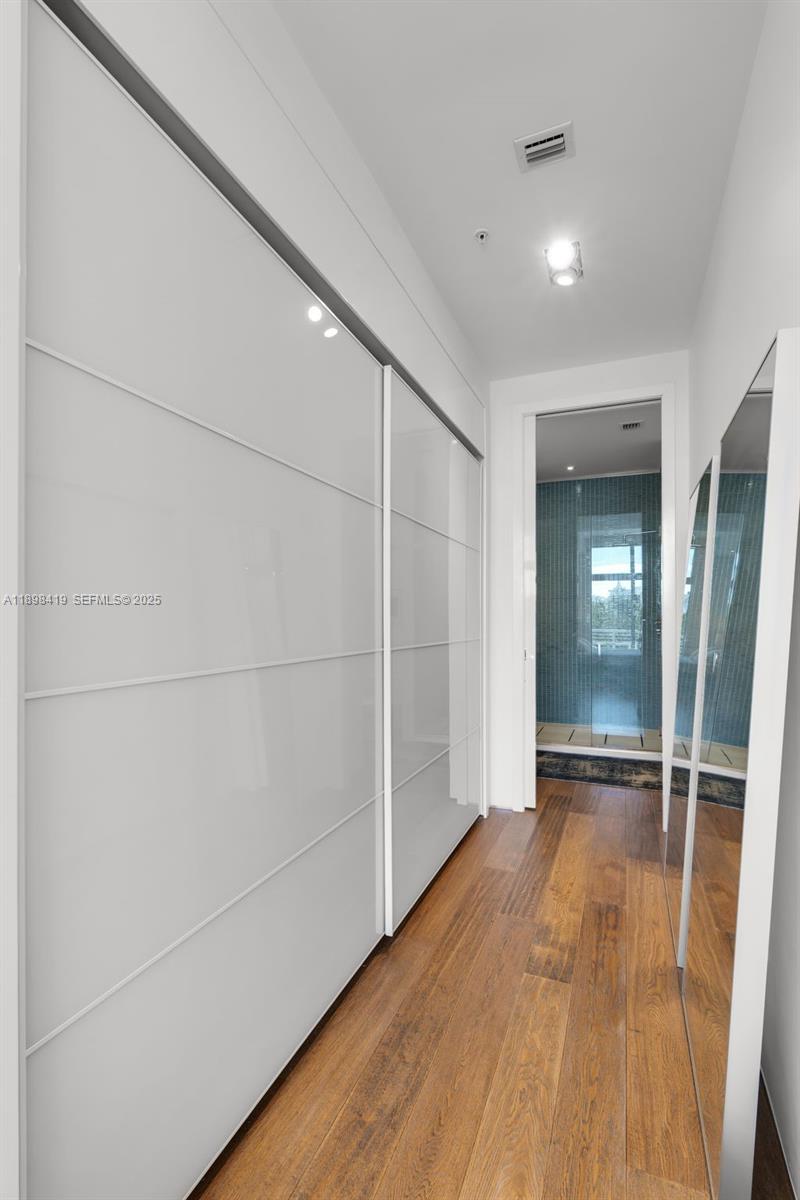 THE MERIDIAN CONDO - Residential