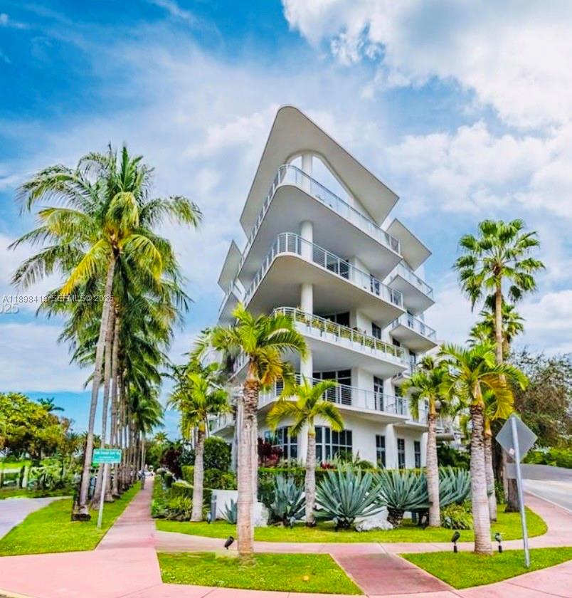 THE MERIDIAN CONDO - Residential