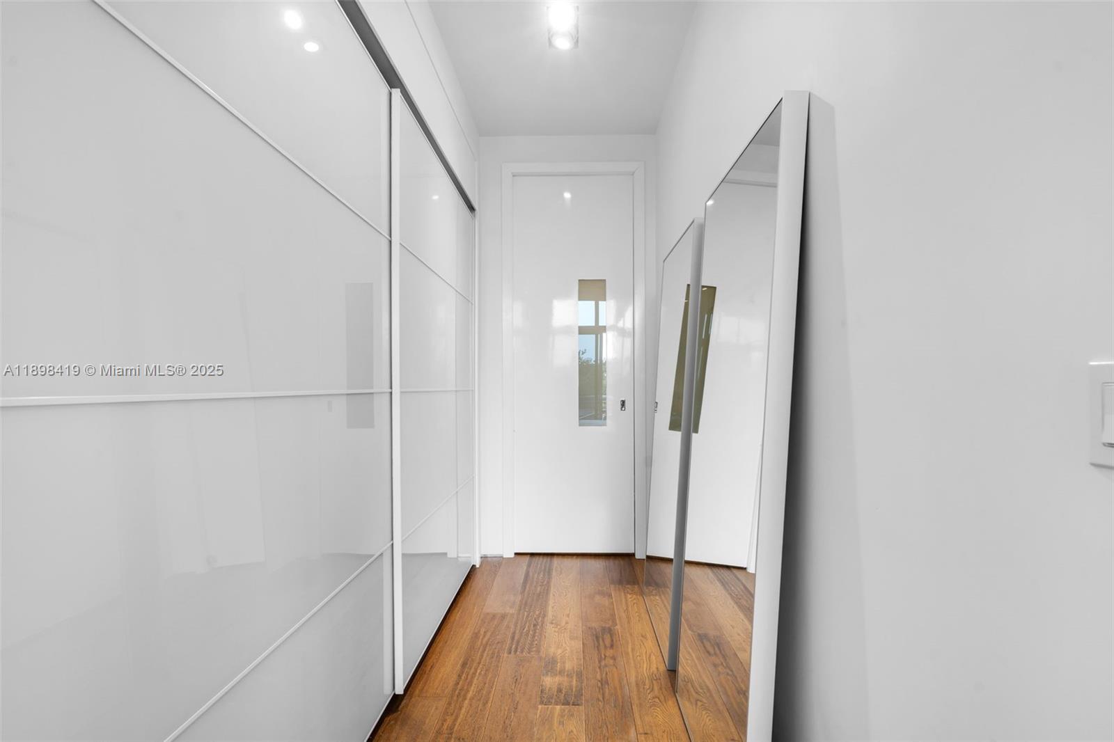 THE MERIDIAN CONDO - Residential