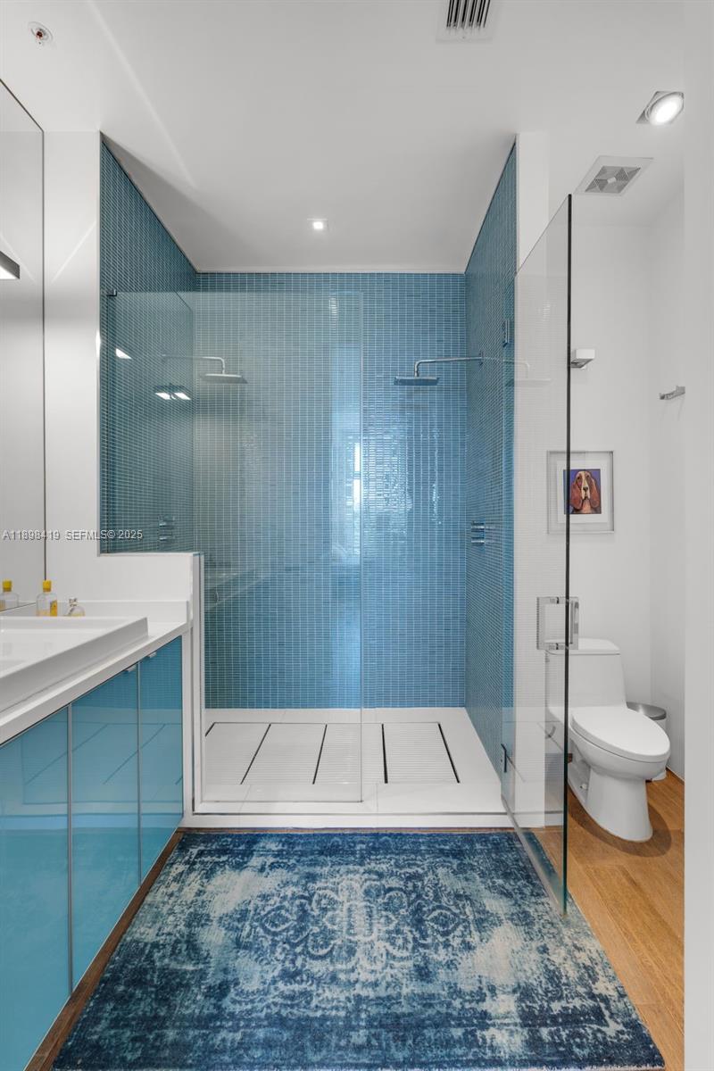 THE MERIDIAN CONDO - Residential