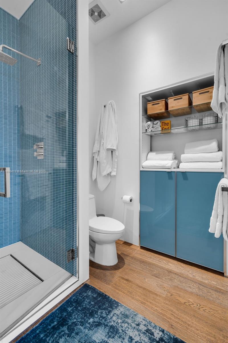 THE MERIDIAN CONDO - Residential