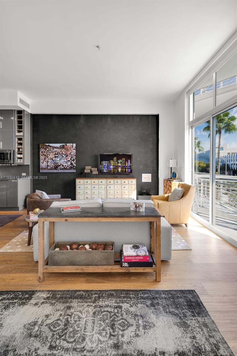 THE MERIDIAN CONDO - Residential