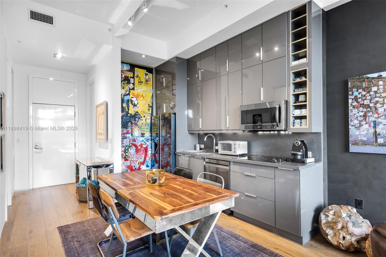 THE MERIDIAN CONDO - Residential