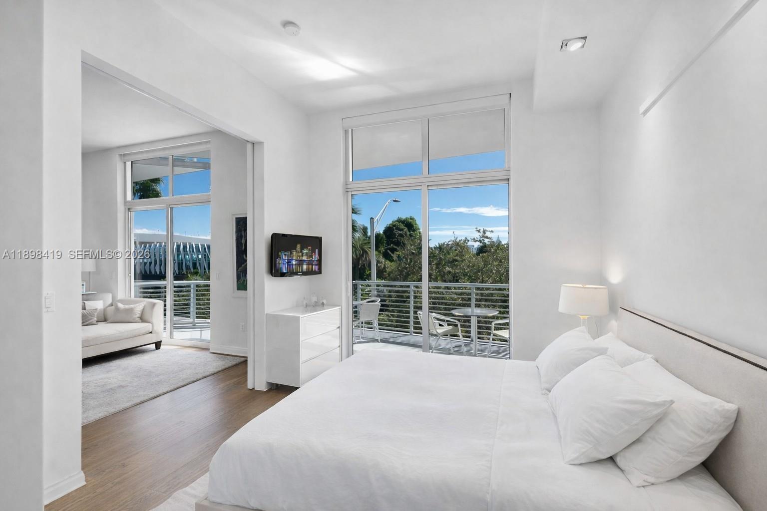 2001 Meridian Ave 404