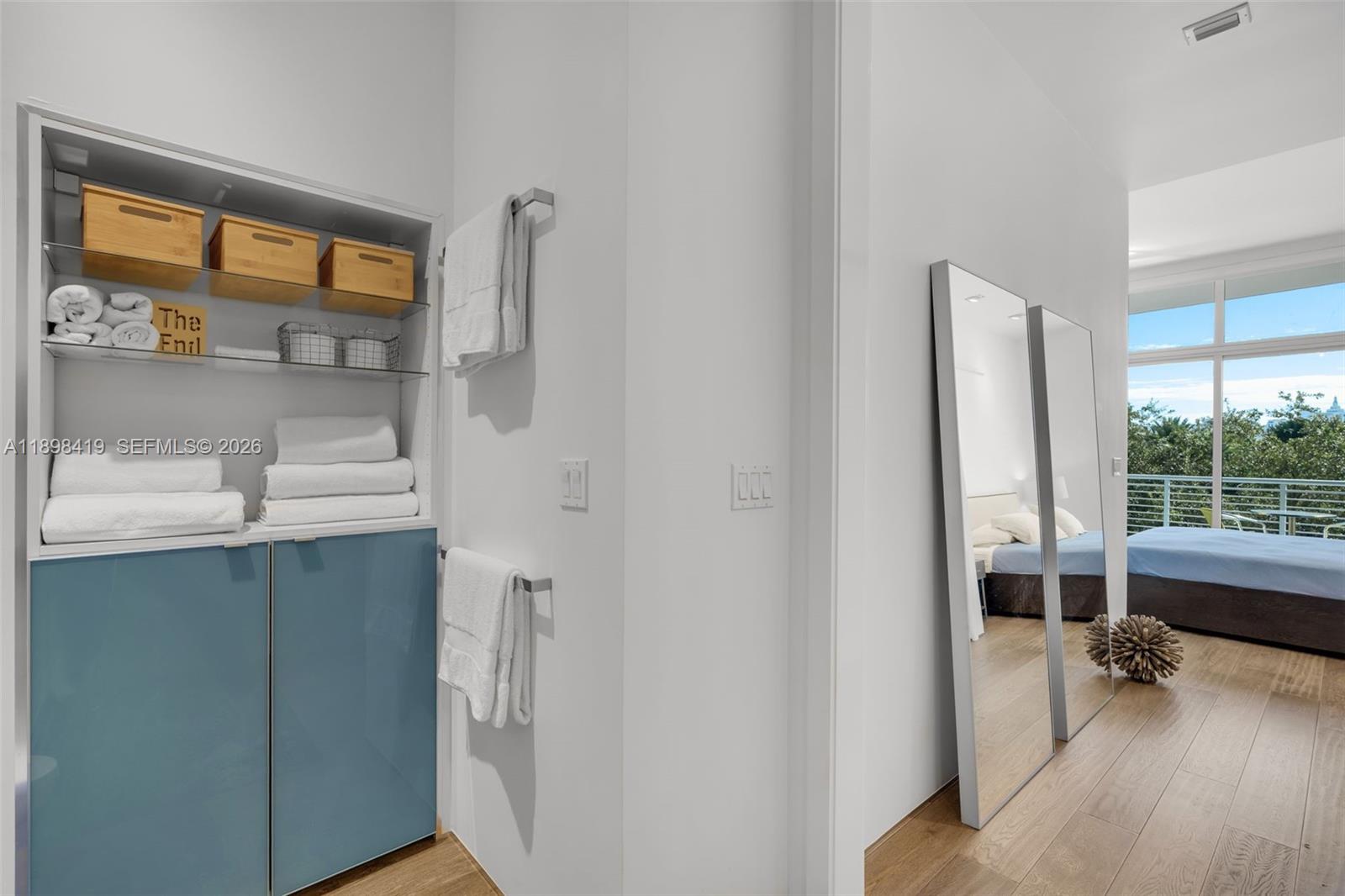 THE MERIDIAN CONDO - Residential