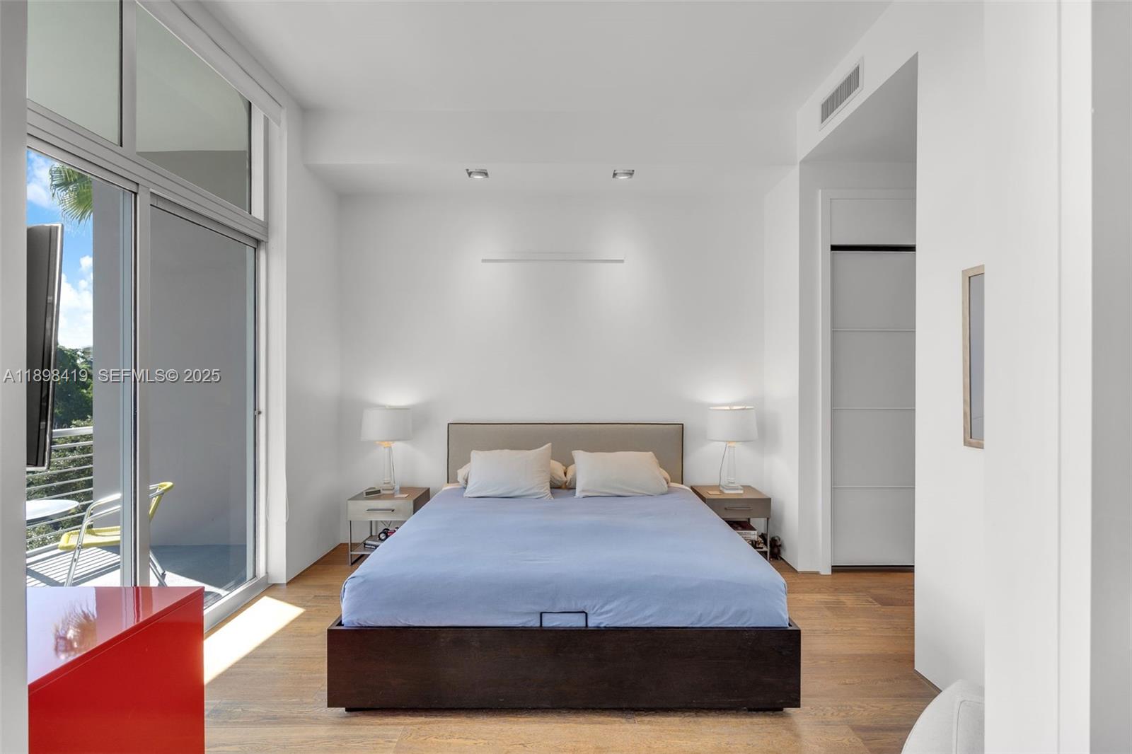 THE MERIDIAN CONDO - Residential