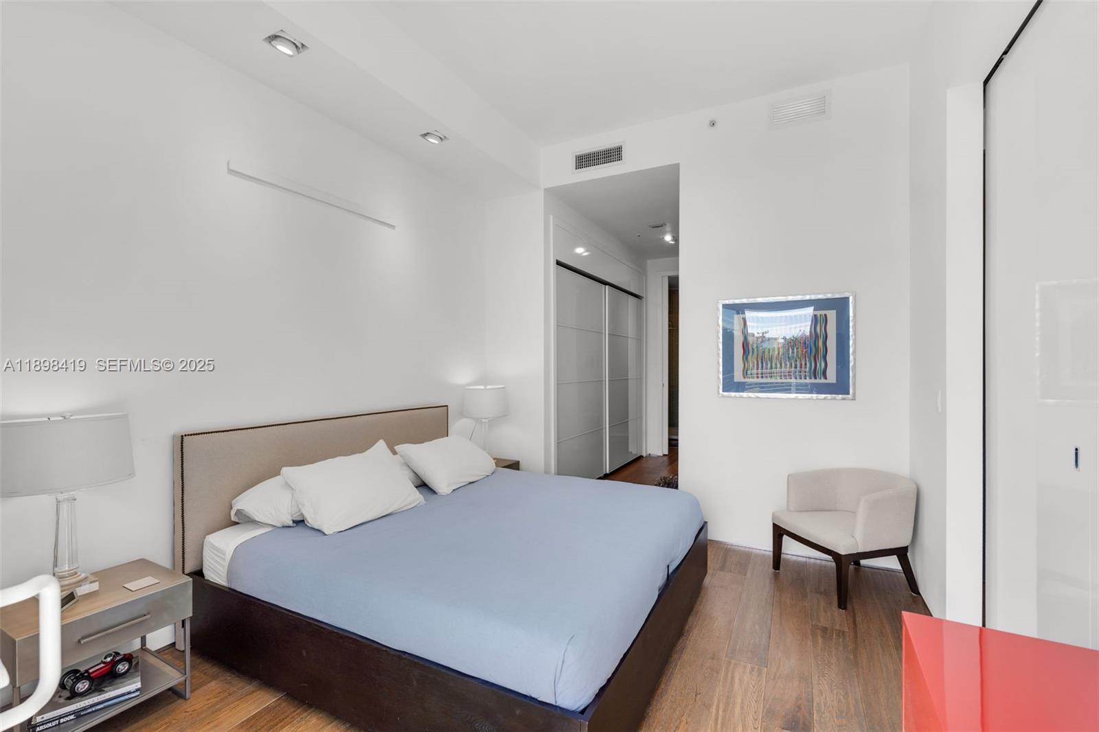 THE MERIDIAN CONDO - Residential