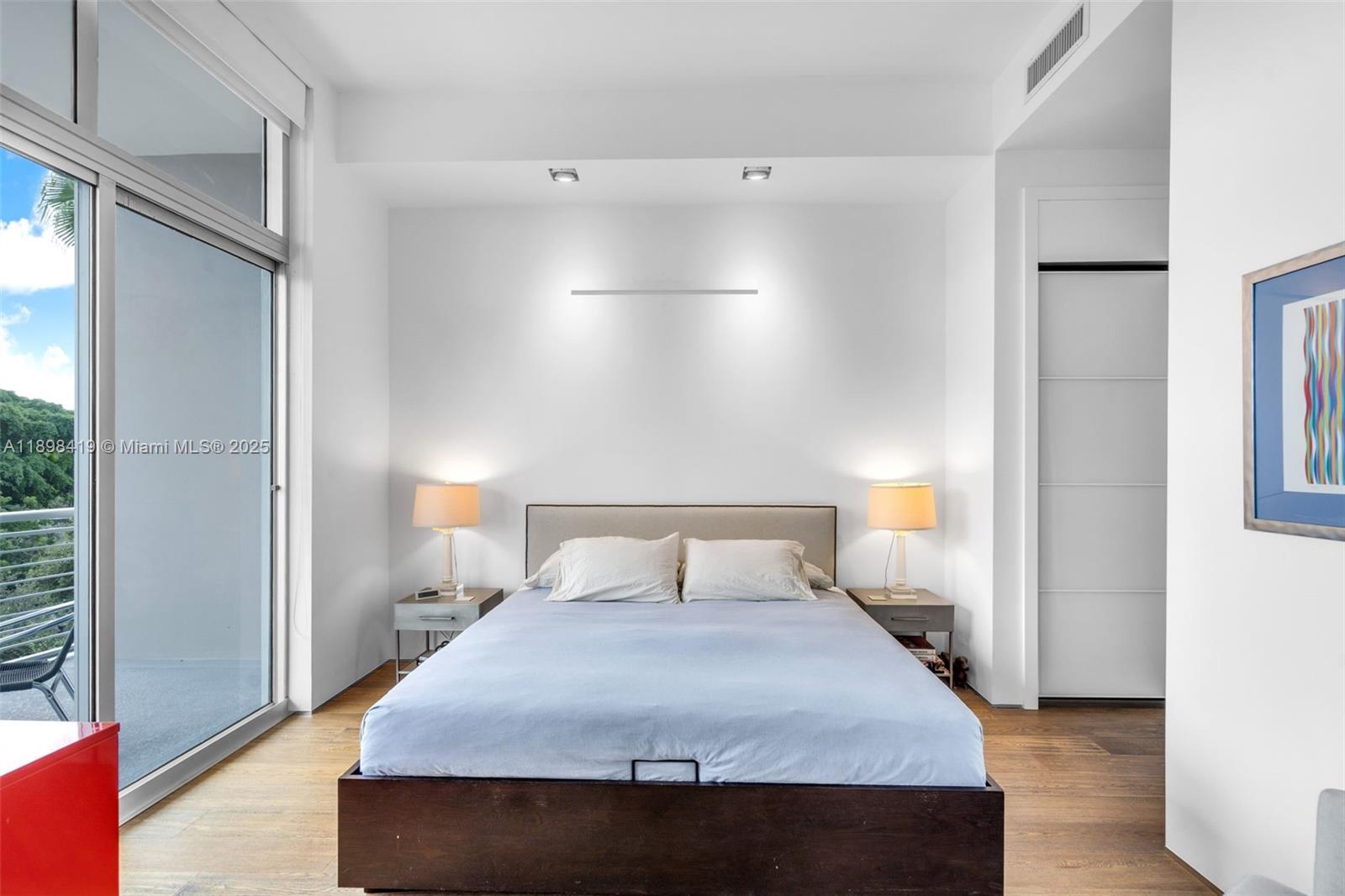 THE MERIDIAN CONDO - Residential