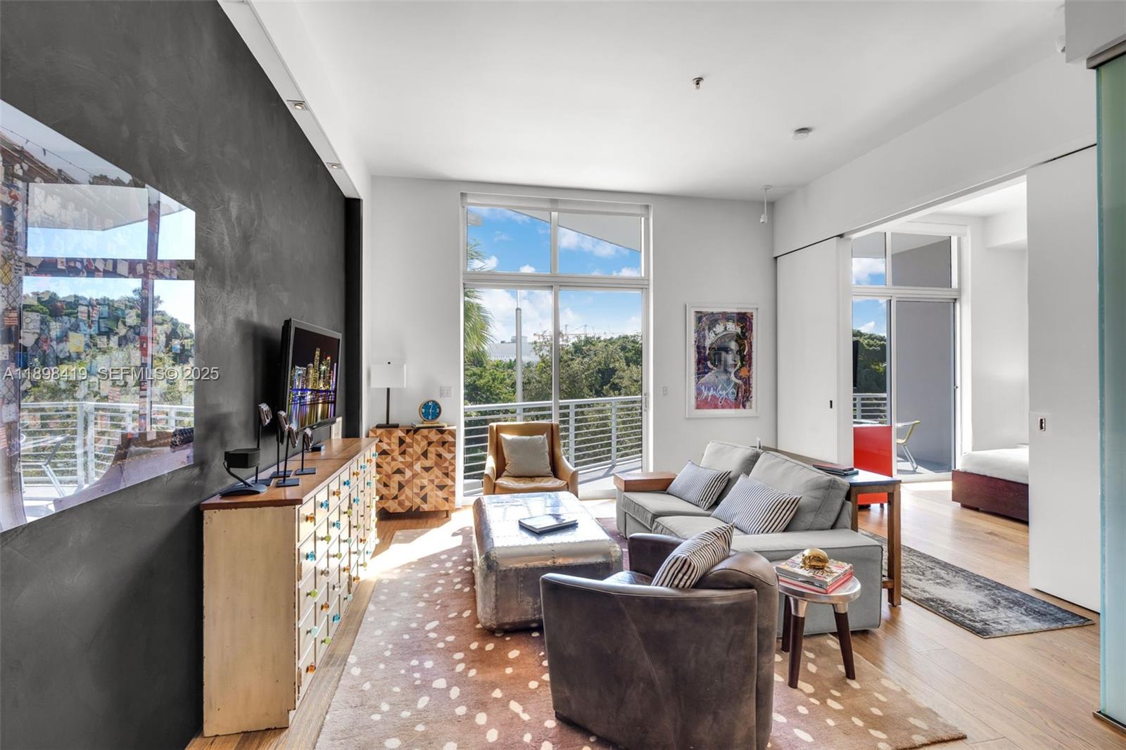 THE MERIDIAN CONDO - Residential