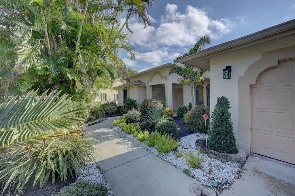 Photo of 2530 Riviera Dr, Delray Beach, FL 33445 (MLS # A11822616)