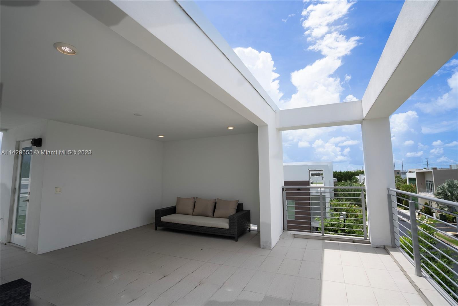 GRAND FLORIDIAN ESTATES - Residential