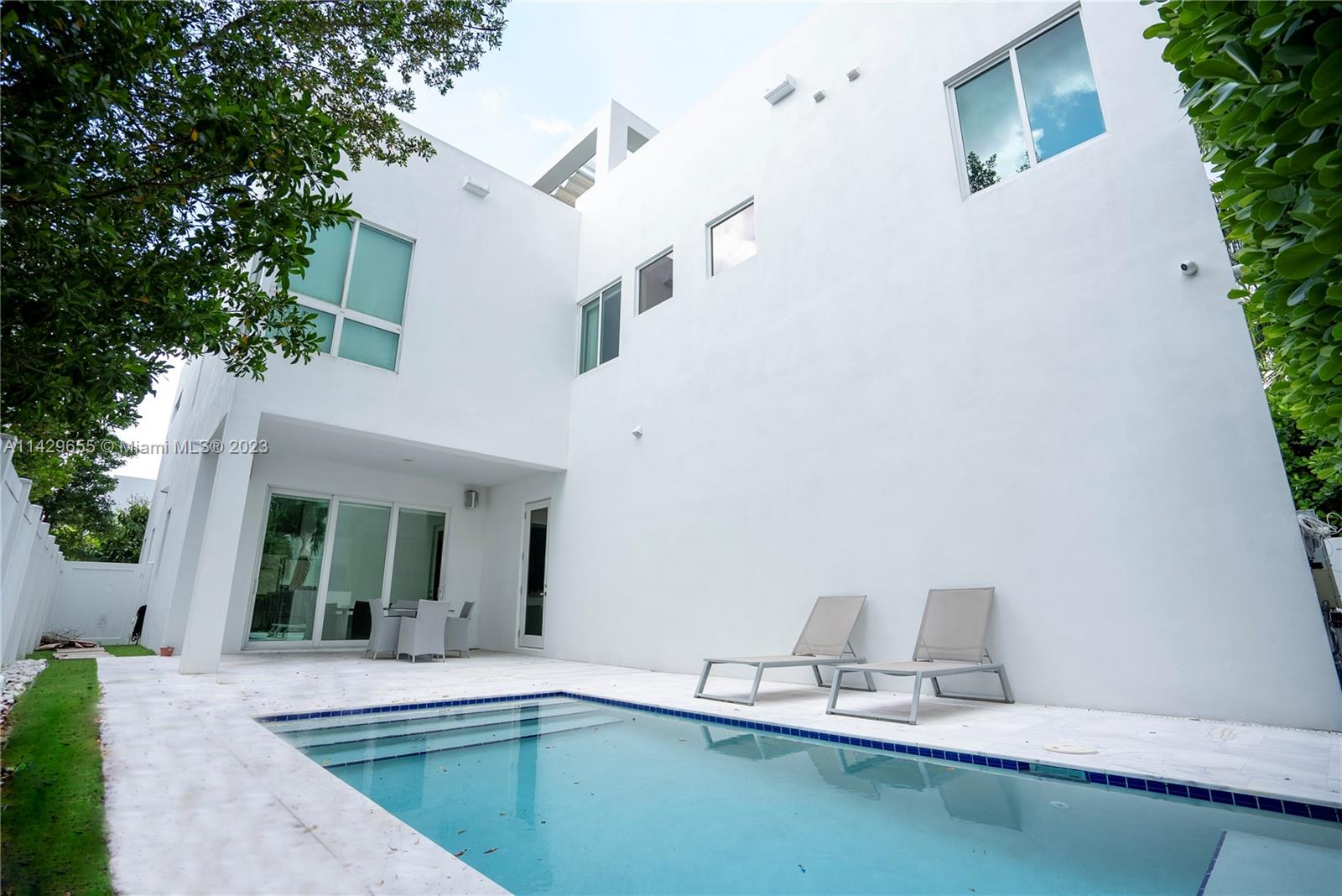 GRAND FLORIDIAN ESTATES - Residential