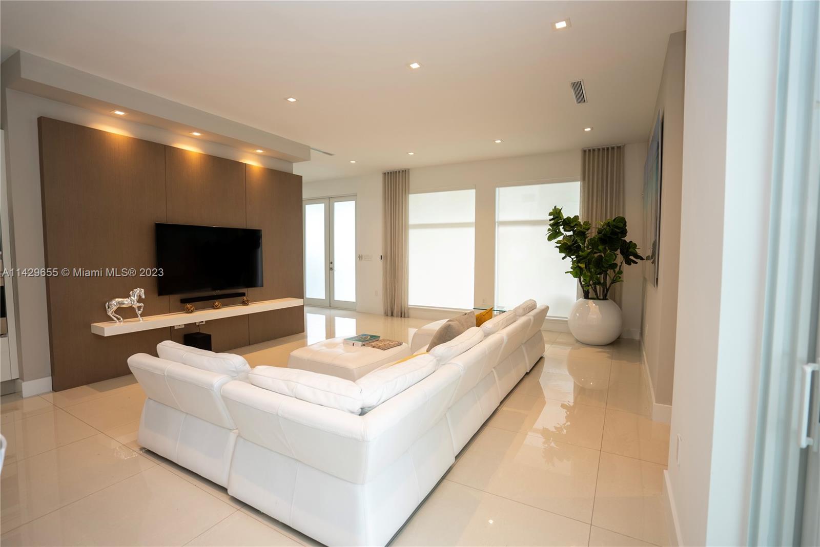 GRAND FLORIDIAN ESTATES - Residential