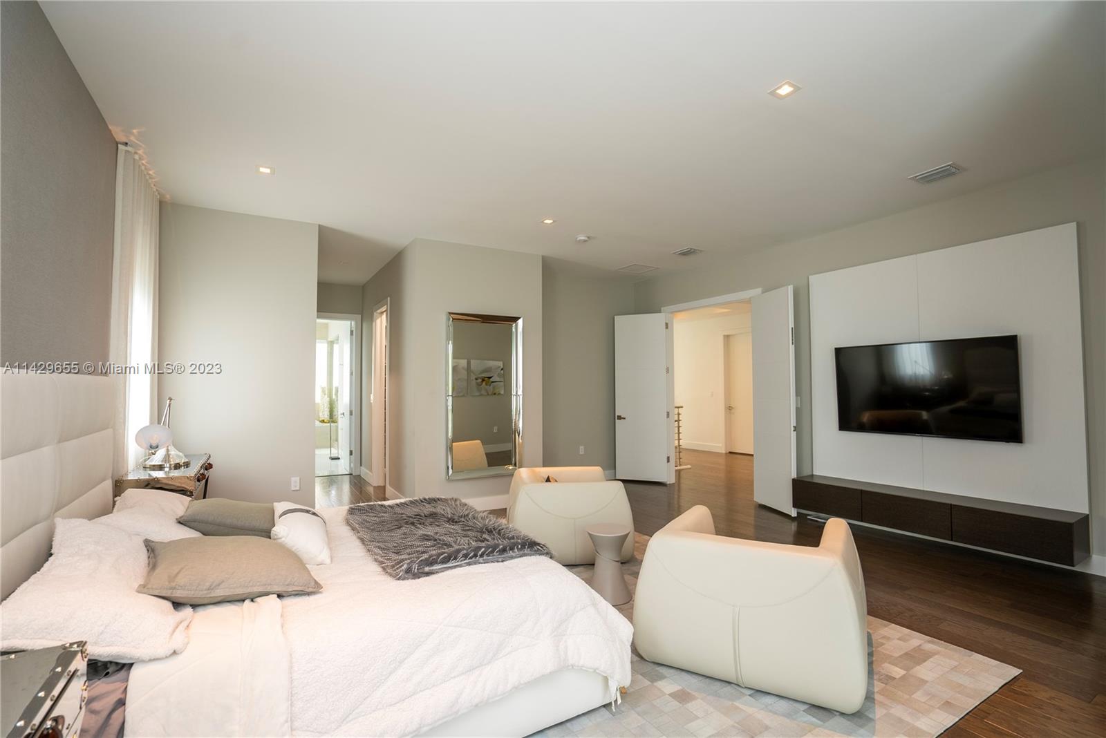 GRAND FLORIDIAN ESTATES - Residential