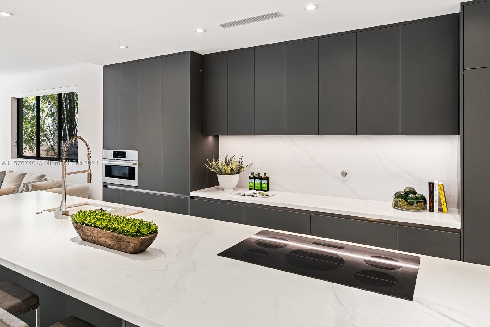 Palm Terrace - Residential