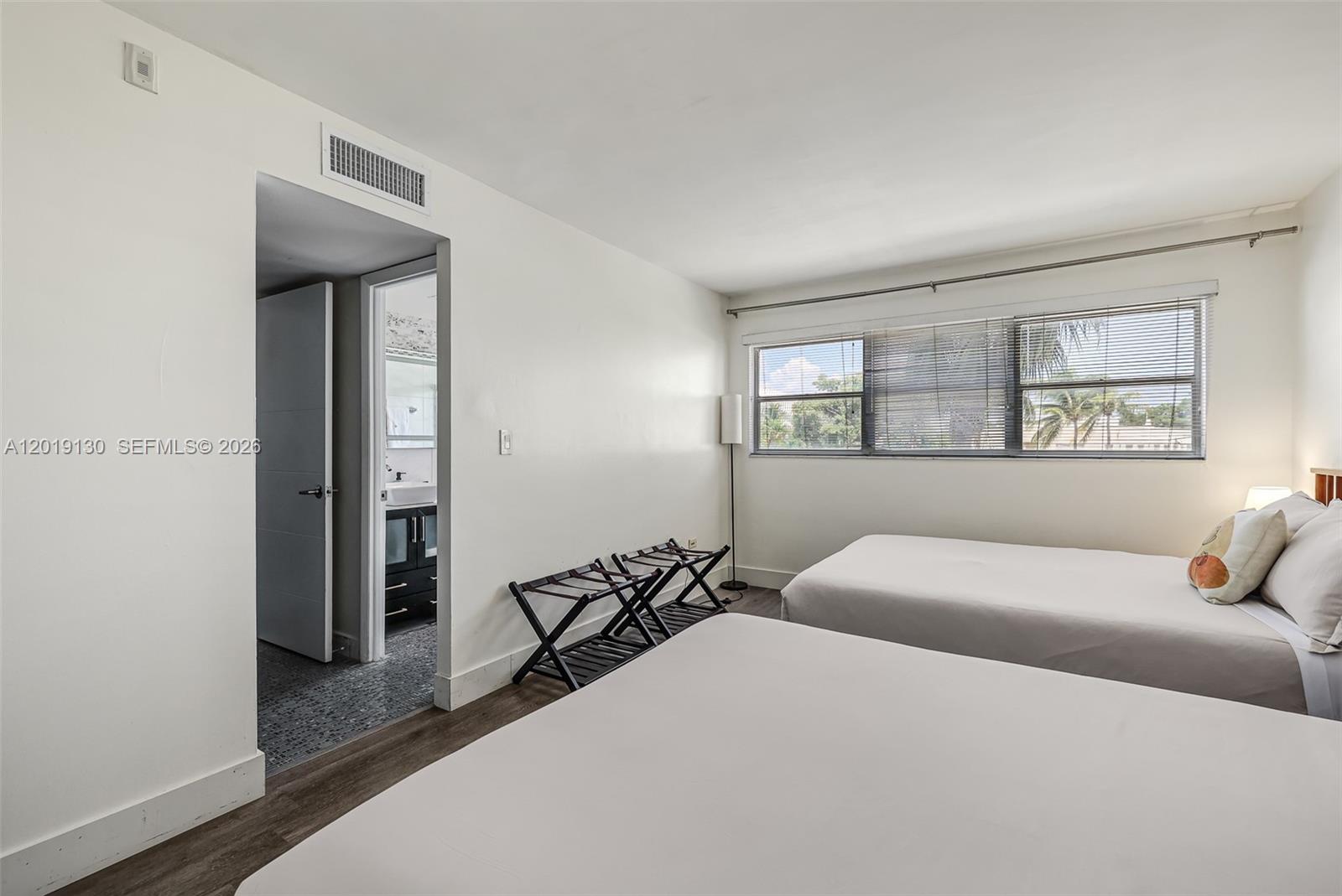 OCTAGON TOWERS I CONDO - Residential