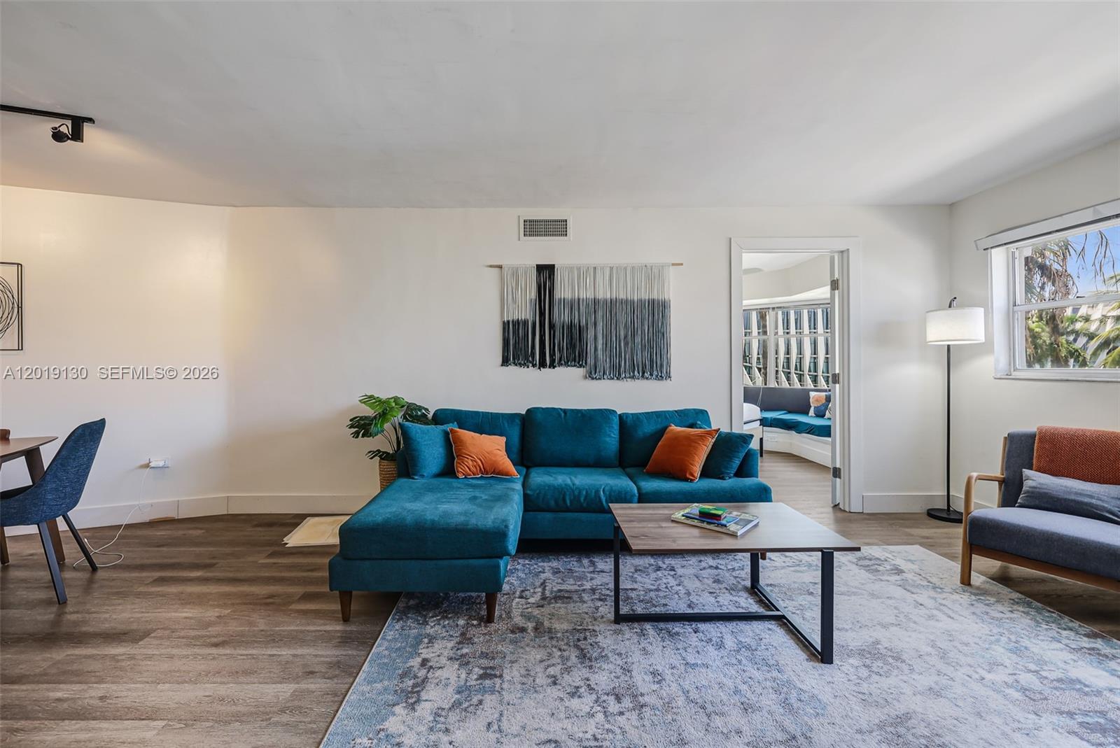 OCTAGON TOWERS I CONDO - Residential