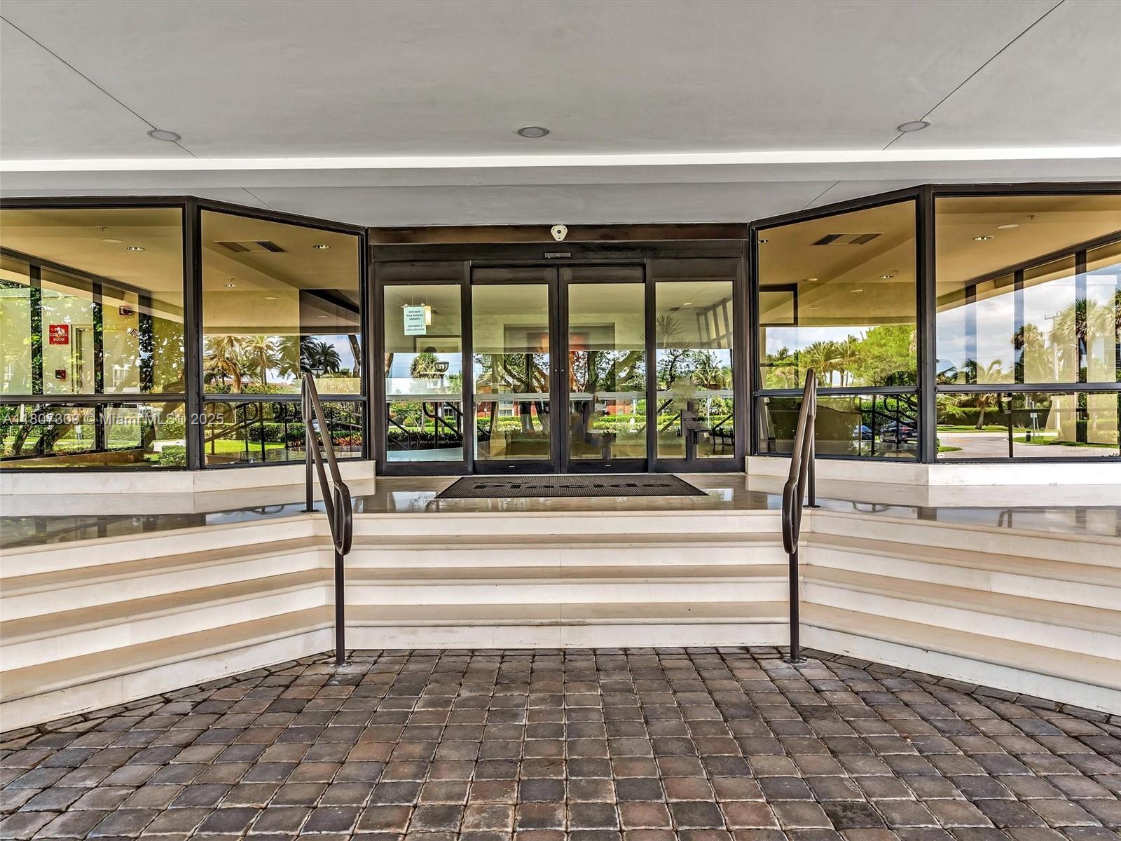 PLACIDE CONDO - Residential