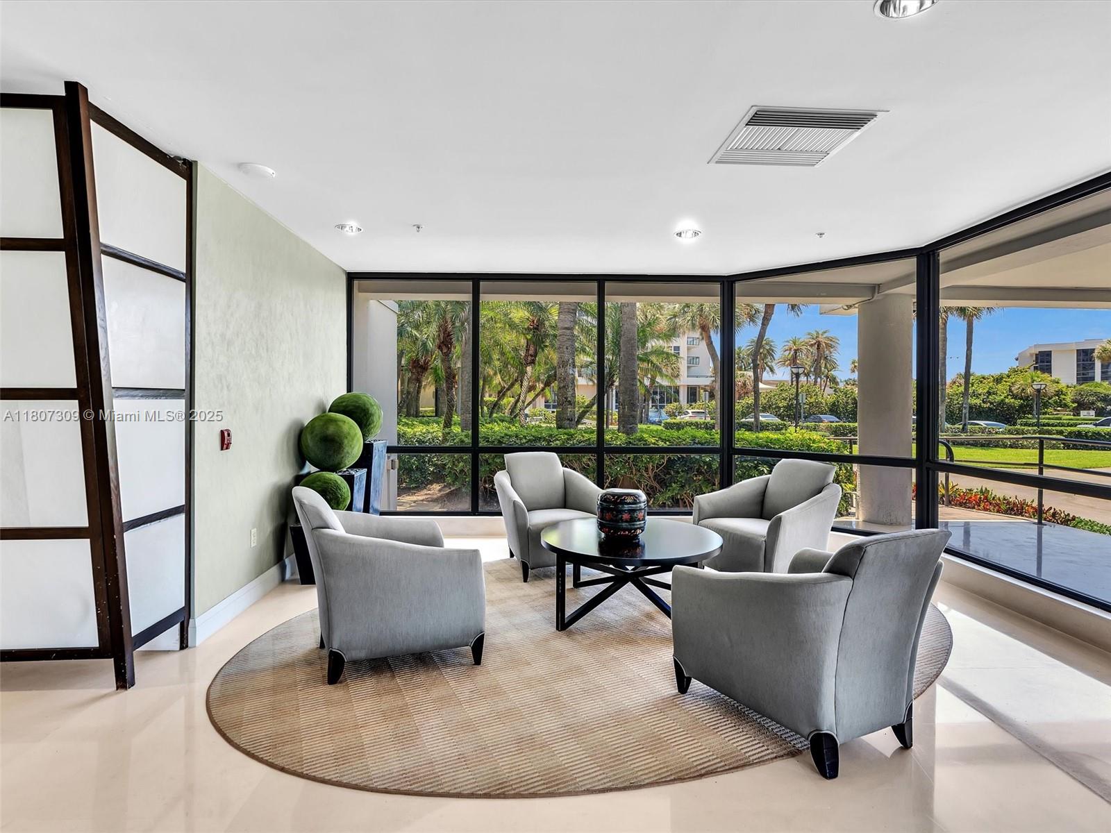 PLACIDE CONDO - Residential