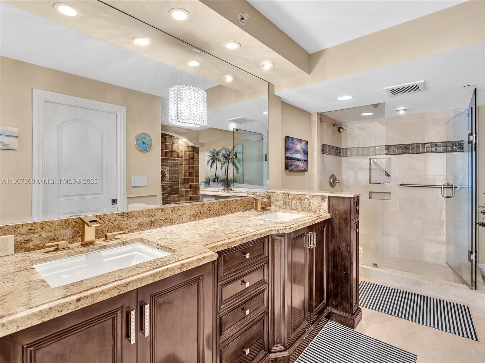 PLACIDE CONDO - Residential