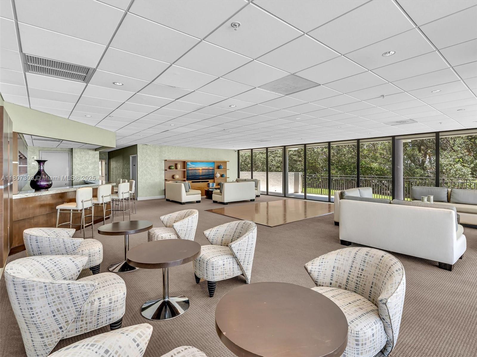 PLACIDE CONDO - Residential