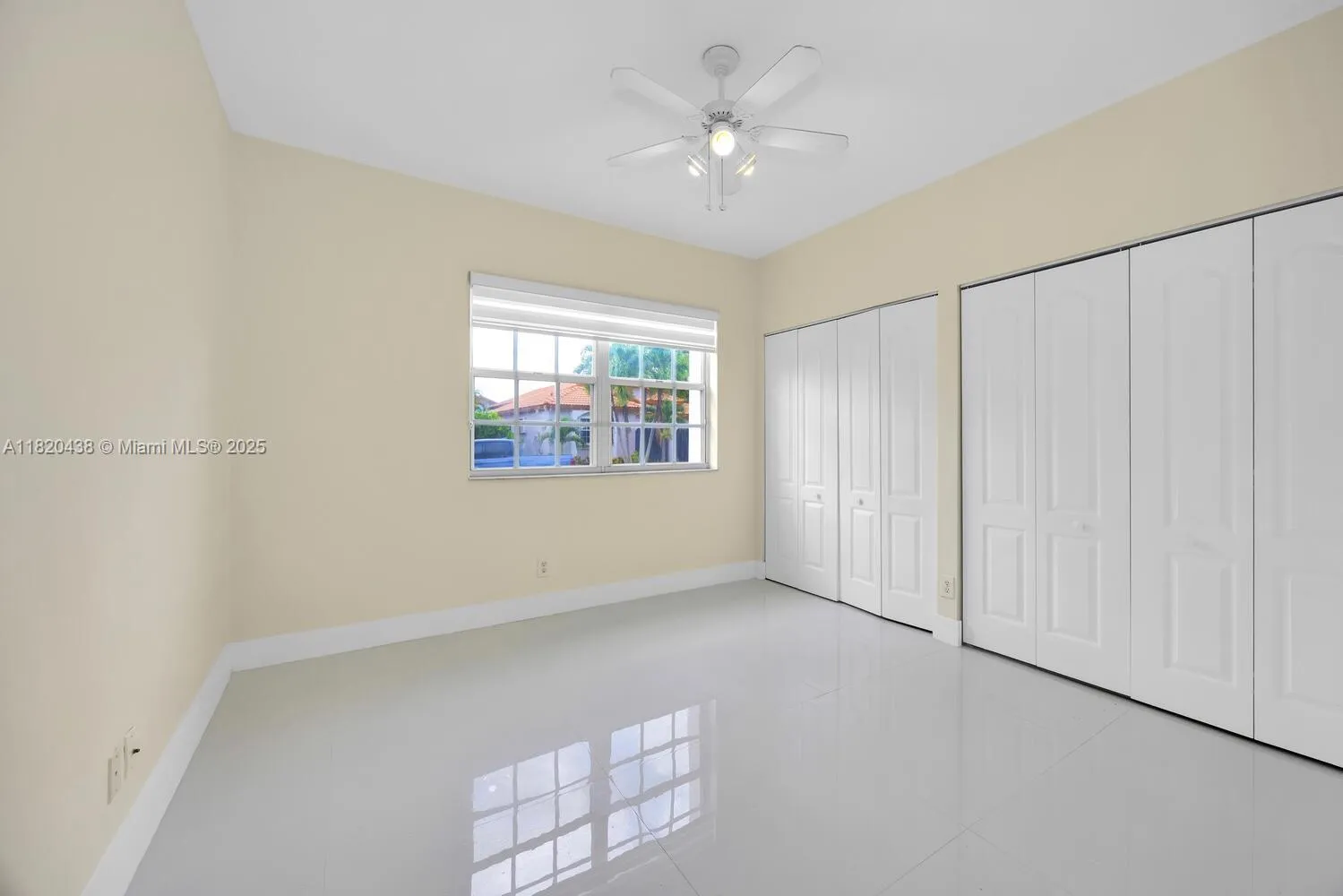 Doral, Florida 33172, United States, 3 Bedrooms Bedrooms, ,2 BathroomsBathrooms,Residential,Pending,157074