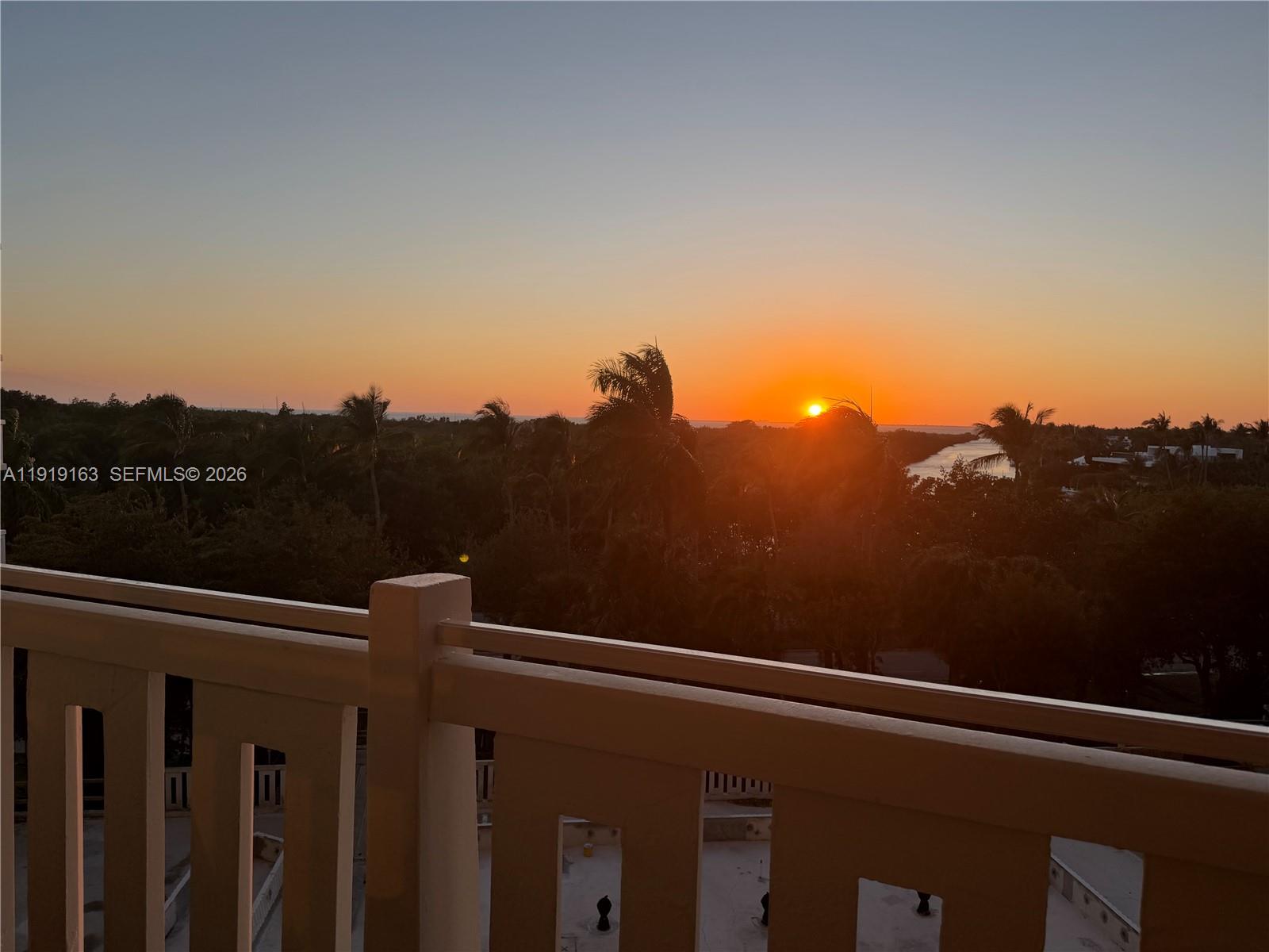TOWERS OF KEY BISCAYNE CO - Residential